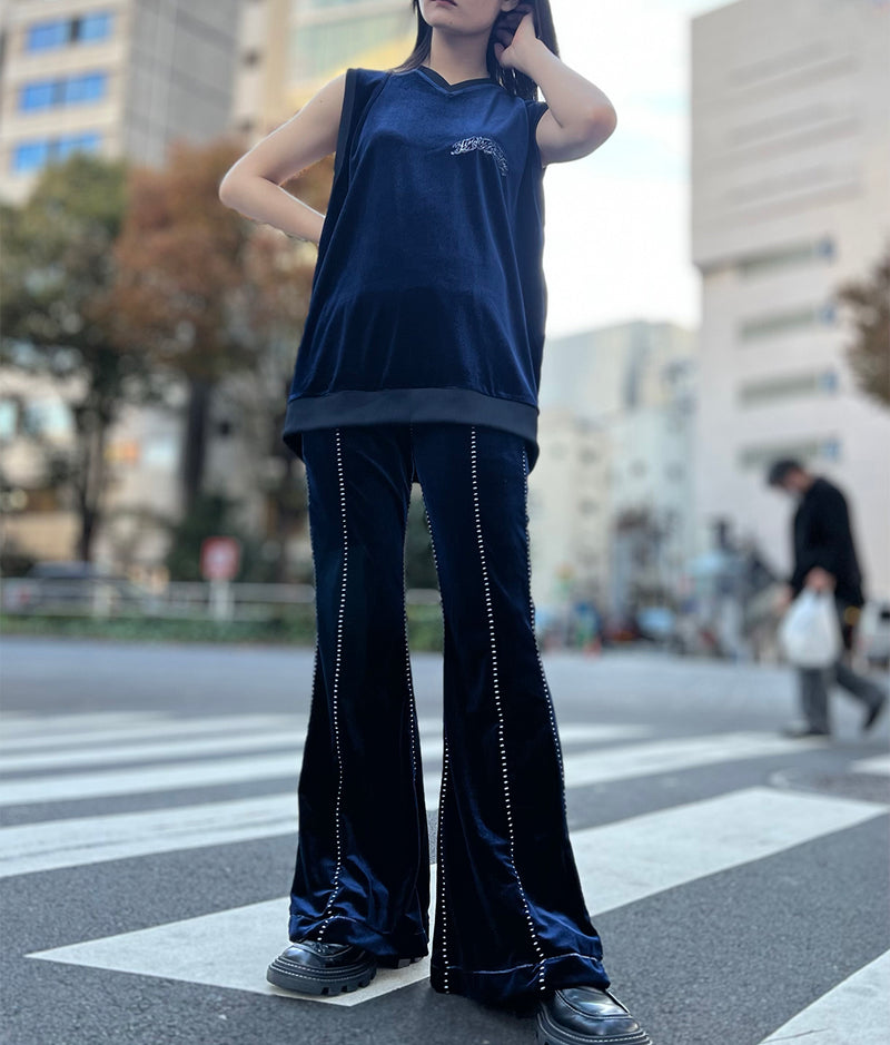 〈TENDER PERSON〉VELOR FLARE PANTS / ベロアフレアパンツ（NAVY）